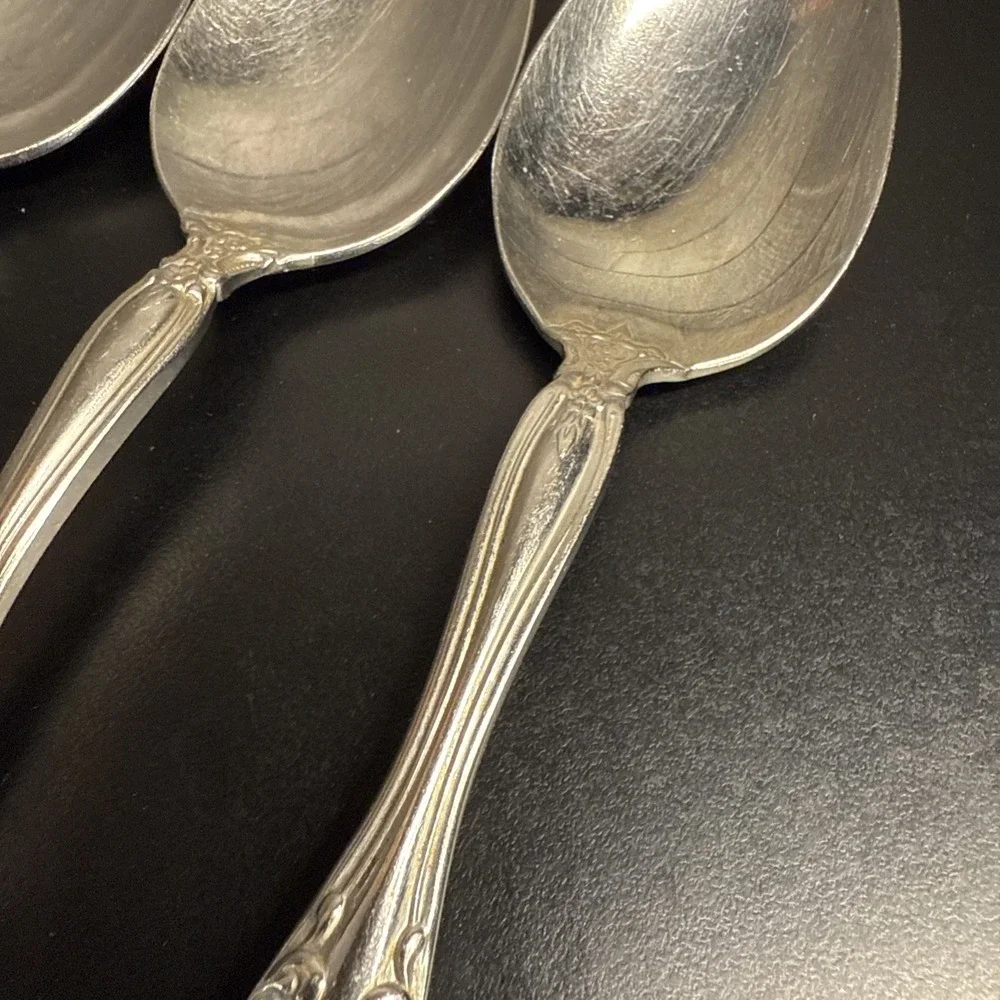 Oneida MICHELANGELO Stainless Flatware Heirloom‎ Set of 4 Place Oval Soup Spoons